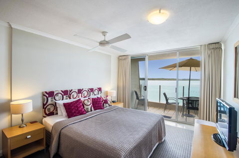 Noosa Harbour Resort - Accommodation Resorts 13