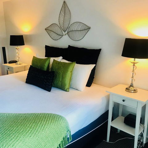 Hotel Laguna - Accommodation Resorts 9