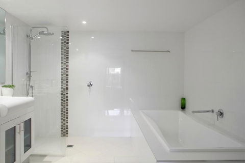 Hotel Laguna - Accommodation Resorts 5