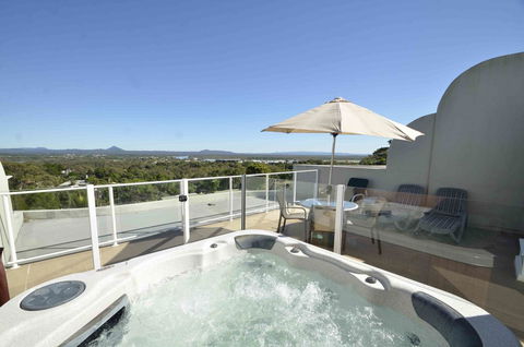 Noosa Hill Resort - Accommodation Resorts 1