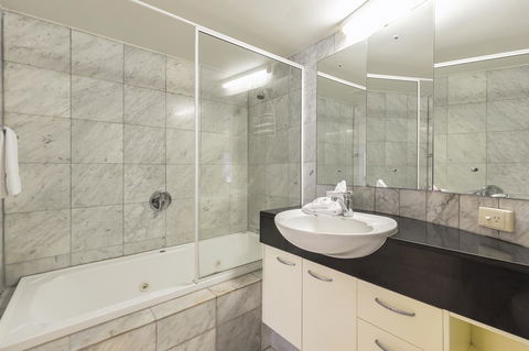 The Cove Noosa - Accommodation Resorts 4