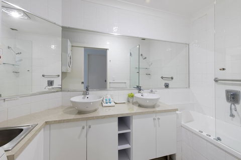 Noosa Shores Resort - Accommodation Resorts 16