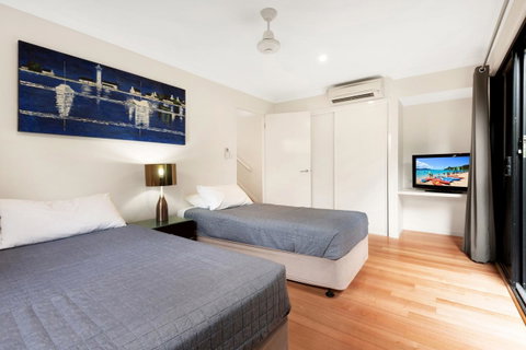 Shorelines - Accommodation Resorts 7