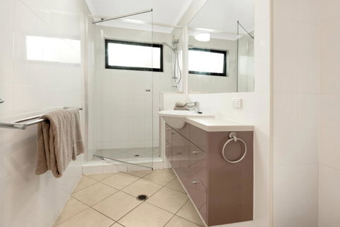 Shorelines - Accommodation Resorts 6