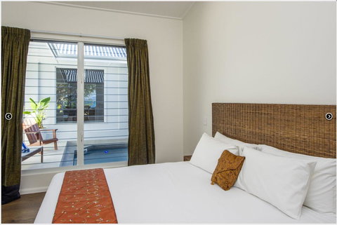 Reflections Amber Villa 3 - Accommodation Resorts 3