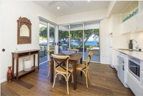 Reflections Amber Villa 3 - Accommodation Resorts 0