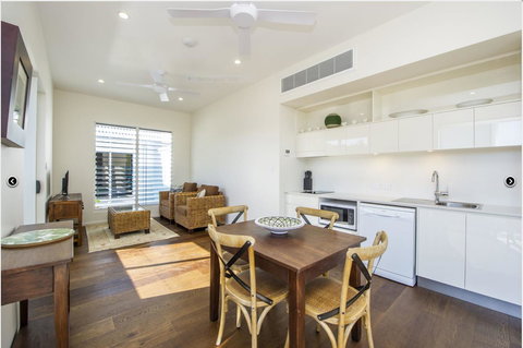 Reflections Amber Villa 3 - Accommodation Resorts 6