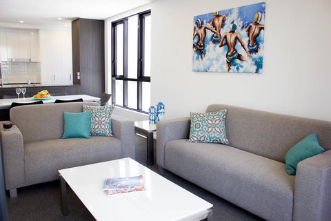 Synergy Broadbeach - Official - Accommodation Resorts 10