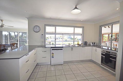 Bribie Island Canal Holiday Destination! - Accommodation Resorts 5