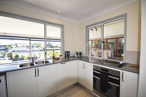 Bribie Island Canal Holiday Destination! - Accommodation Resorts 4