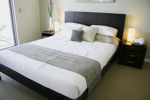 Proximity Waterfront Apartments - Accommodation Resorts 36