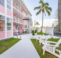 The Pink Hotel Coolangatta - Accommodation Resorts