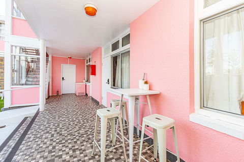 The Pink Hotel Coolangatta - Accommodation Resorts 3