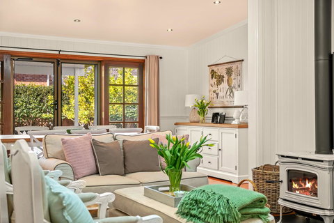 Frangipani House - Accommodation Resorts 8