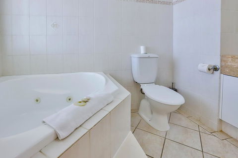 Regency On The Beach - Accommodation Resorts 5