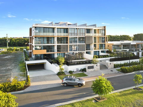 The Residences At The Peninsula - Accommodation Resorts 8