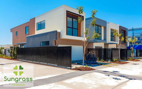 The Residences At The Peninsula - Accommodation Resorts 44