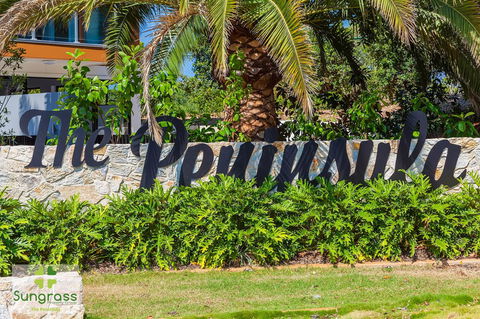 The Residences At The Peninsula - Accommodation Resorts 12