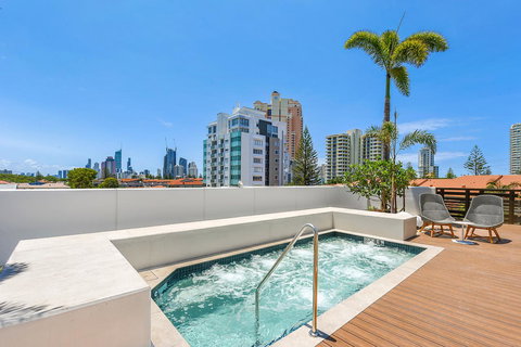 Qube Broadbeach Ocean View Apartments - Accommodation Resorts 13