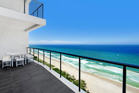 ULTIQA Air On Broadbeach - Accommodation Resorts 0