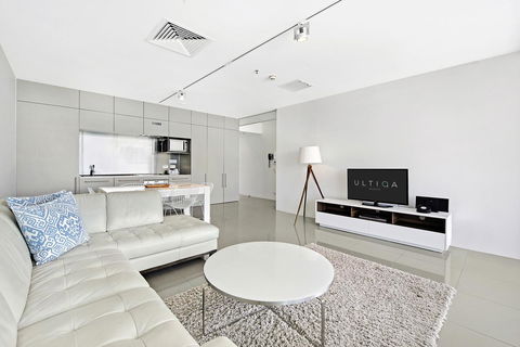ULTIQA Air On Broadbeach - Accommodation Resorts 24