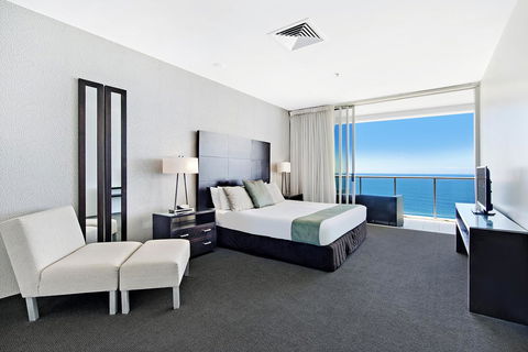ULTIQA Air On Broadbeach - Accommodation Resorts 8