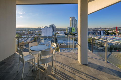 Direct Collective - Pavilion And Governor On Brookes - Accommodation Resorts 1