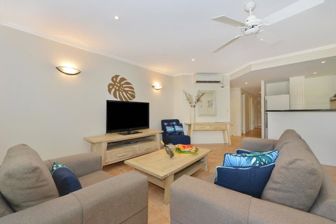 Cayman Villas Port Douglas - Accommodation Resorts 34