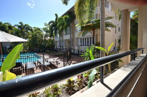 Cayman Villas Port Douglas - Accommodation Resorts 3