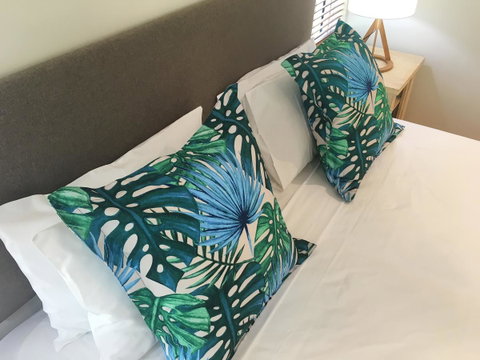 Cayman Villas Port Douglas - Accommodation Resorts 16