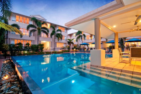 Cayman Villas Port Douglas - Accommodation Resorts 1