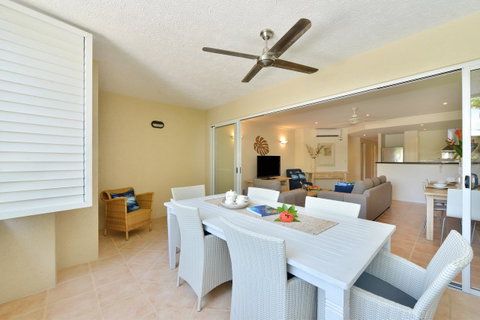 Cayman Villas Port Douglas - Accommodation Resorts 38
