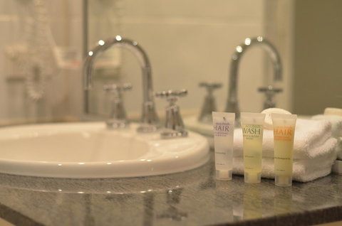 Cayman Villas Port Douglas - Accommodation Resorts 13