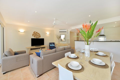 Cayman Villas Port Douglas - Accommodation Resorts 43