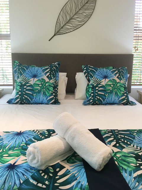 Cayman Villas Port Douglas - Accommodation Resorts 17