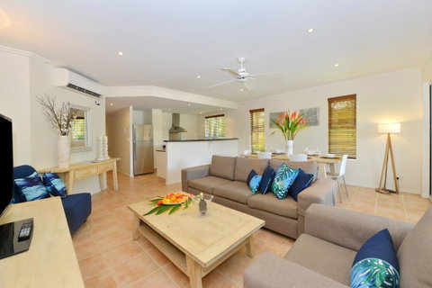 Cayman Villas Port Douglas - Accommodation Resorts 44