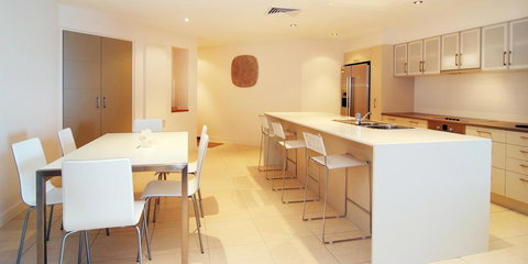 Coral Cove Apartments - Accommodation Resorts 24