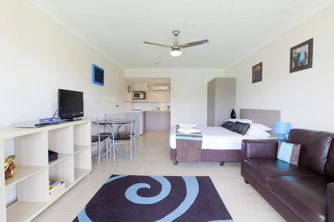 Bay Of Palms - Accommodation Resorts 40