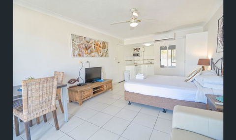 Bay Of Palms - Accommodation Resorts 10
