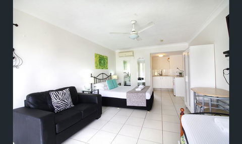 Bay Of Palms - Accommodation Resorts 25
