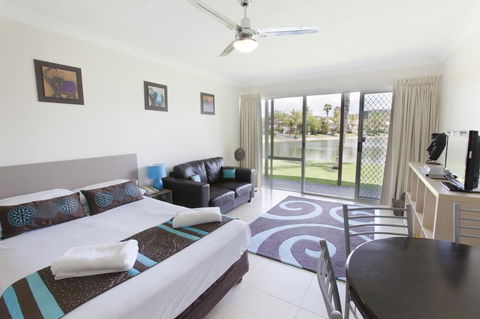 Bay Of Palms - Accommodation Resorts 39