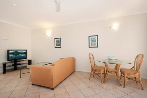 The Newport On Macrossan - Adults Only - Accommodation Resorts 3