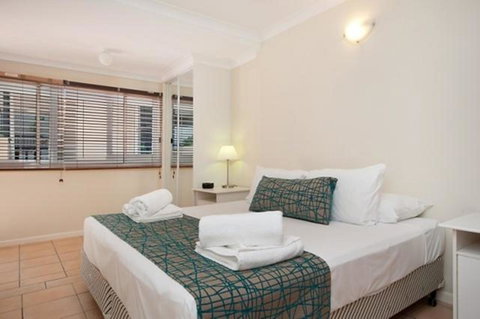 The Newport On Macrossan - Adults Only - Accommodation Resorts 6