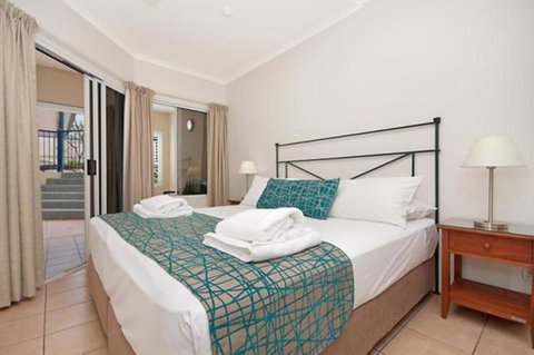The Newport On Macrossan - Adults Only - Accommodation Resorts 8