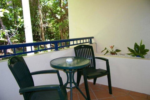 The Newport On Macrossan - Adults Only - Accommodation Resorts 5