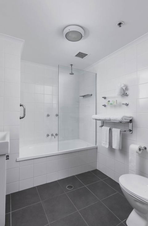 George Williams Hotel - Accommodation Resorts 42