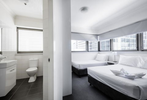 George Williams Hotel - Accommodation Resorts 32