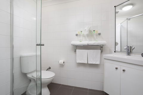 George Williams Hotel - Accommodation Resorts 1