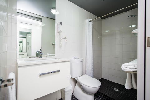 George Williams Hotel - Accommodation Resorts 43