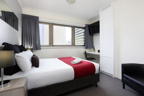 George Williams Hotel - Accommodation Resorts 11